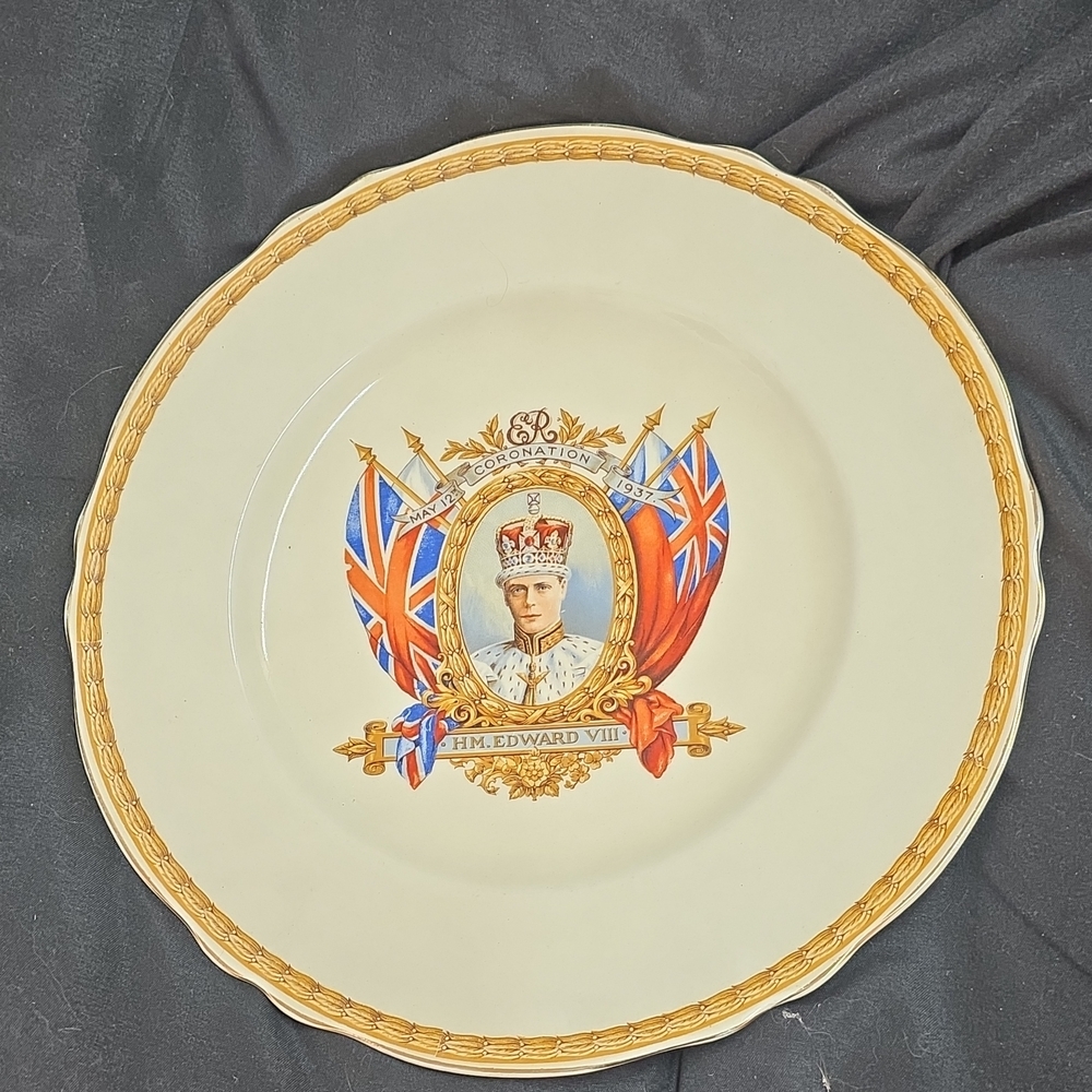 Decorative Cream and Gold Coronation Commemorative Plate
